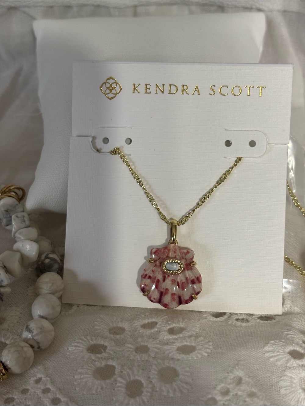 Kendra Scott Brynne Shell Gold Short Pendant Necklace Pink & Gold Pendant
